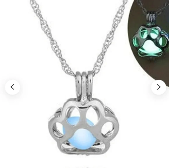 Glow in Dark Paw Print Necklace! - Picture 2 of 9